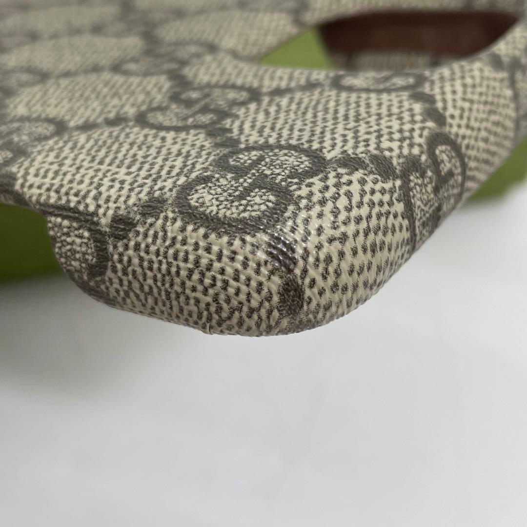 【美品】グッチ GGスプリーム iPhone14 スマホケース