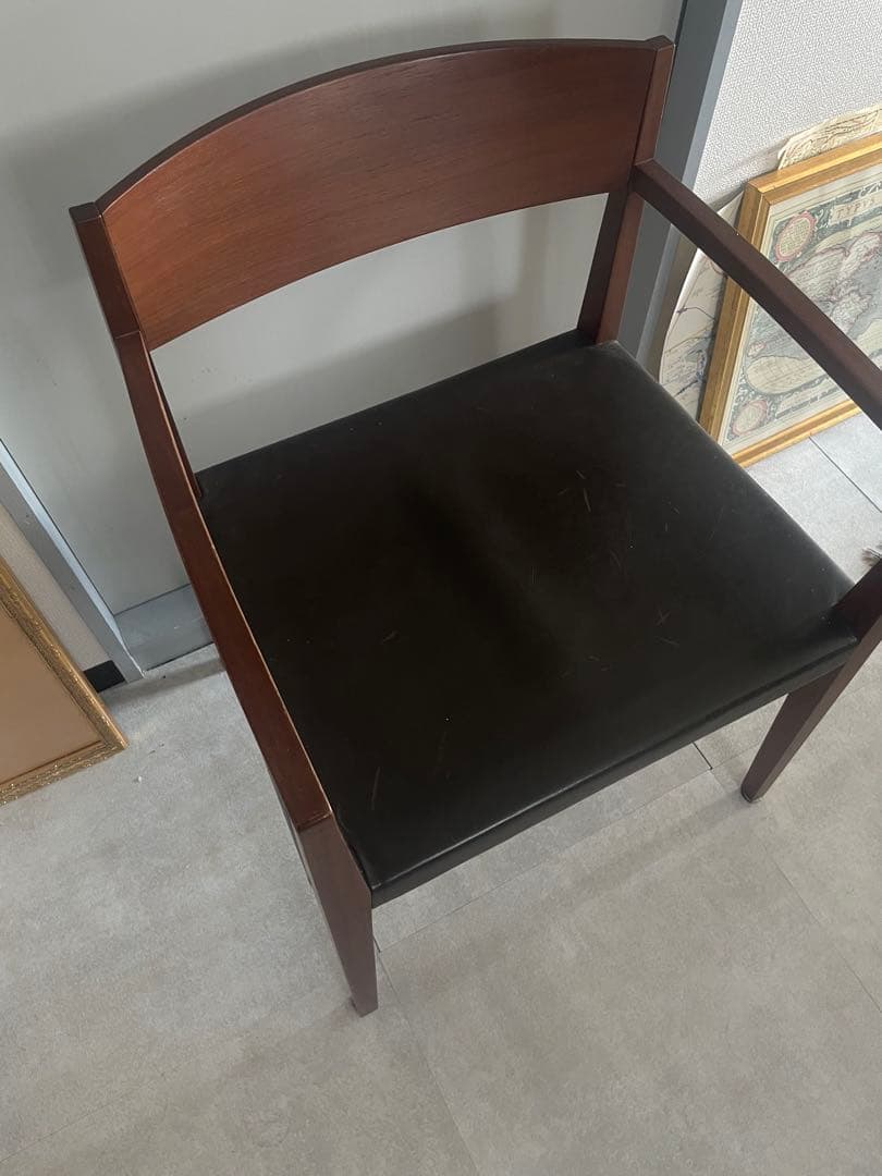 arflex ダイニングチェア　SHIN アームチェア　ウォールナット　レザー