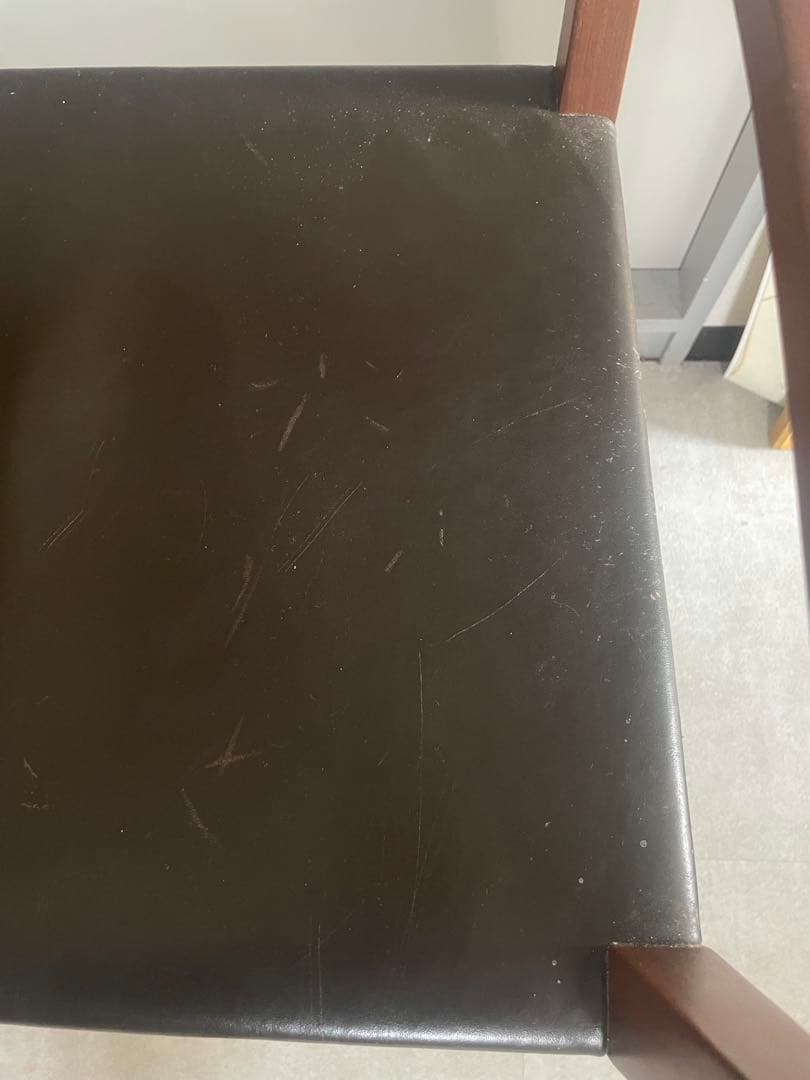 arflex ダイニングチェア　SHIN アームチェア　ウォールナット　レザー