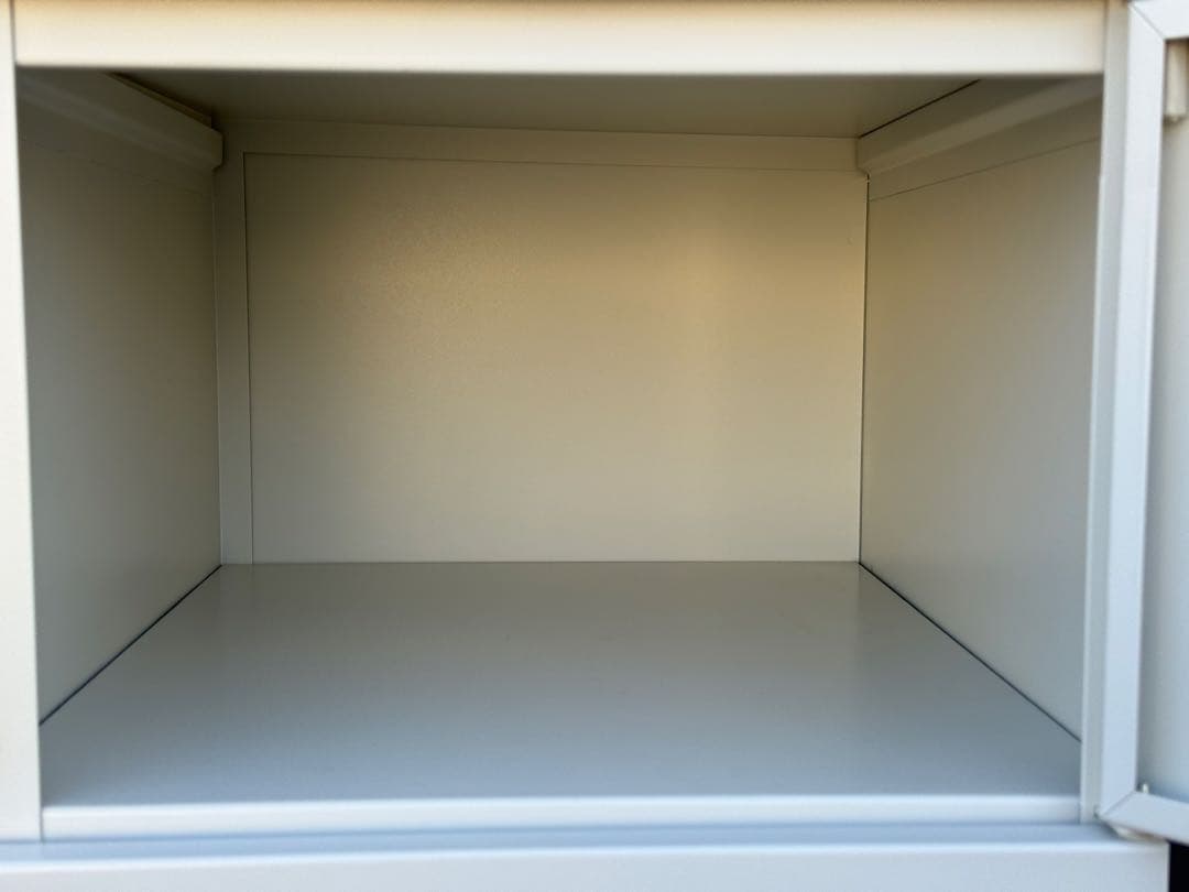 愛知　２７人用ロッカー シューズボックス　中古　南京錠タイプ