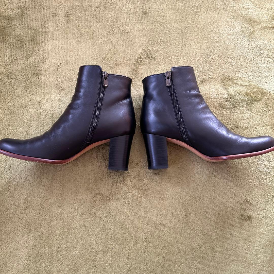 ファクトリエ　レザーショートブーツ 黒