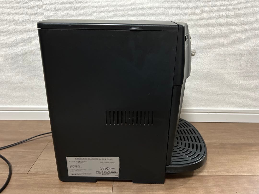 完動品　デロンギ　マグニフィカ　全自動コーヒーマシン　ESAM1000SJ