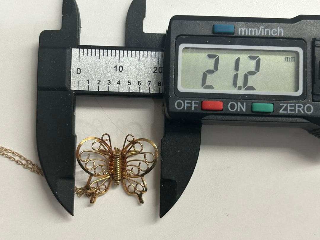 蝶々 バタフライ K18 ゴールド750 重さ3,18g ブローチ