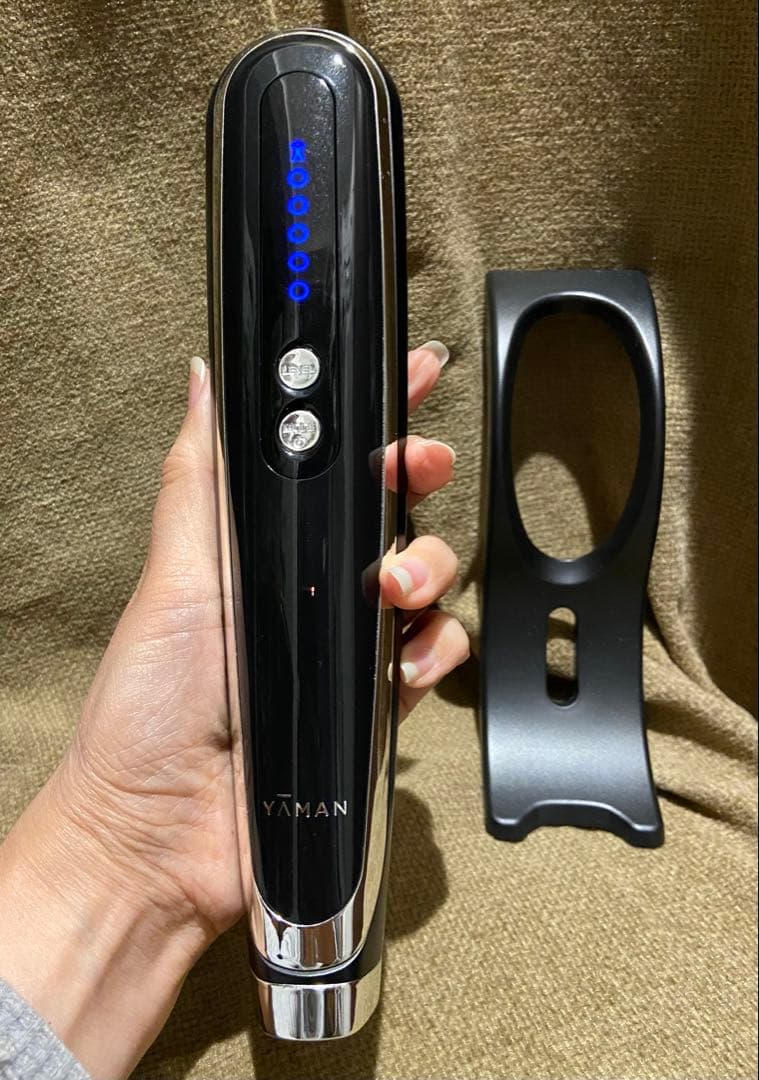 YAMAN キャビスパ360⭐︎お顔のたるみケア&リフトアップ！