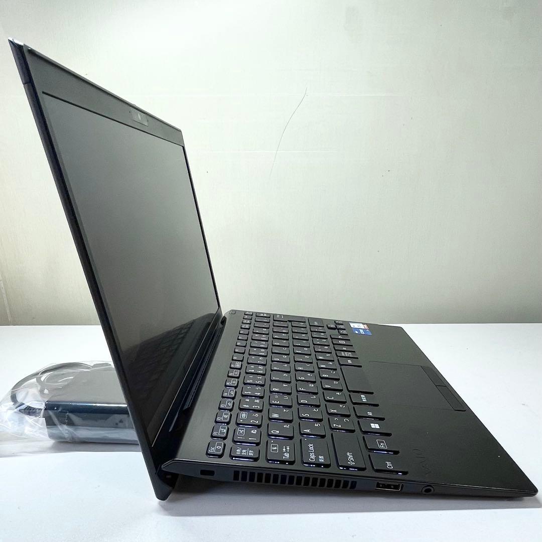 【極美品】VAIO VJPJ211JAE3B 16GB i5 11世代 薄型軽量