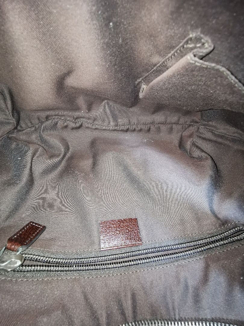 美品　GUCCI　GG　キャンバス　ショルダーバッグ　斜め掛け　カーキベージュ