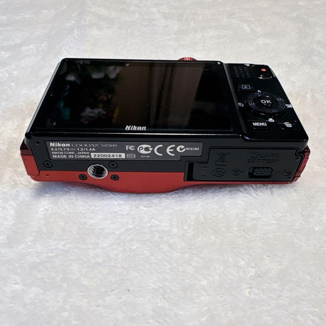 Nikon COOLPIX S8200 レッド