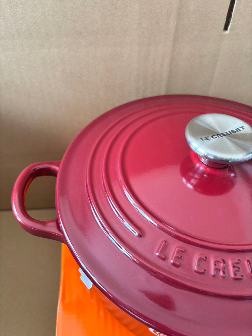 ルクルーゼ　ココット・ロンド 22cm ガーネット (ブラックマットホーロー)