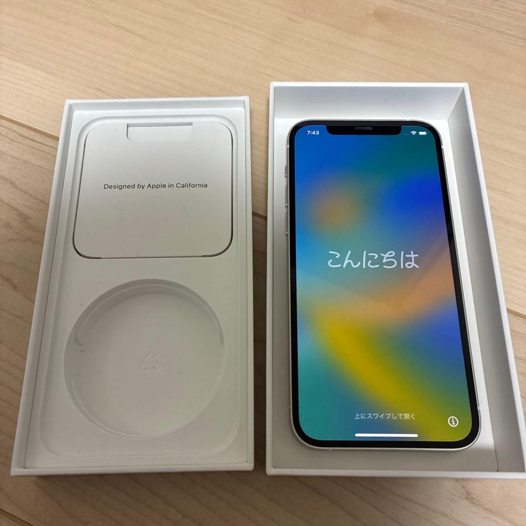 iPhone 12 Supreme ステッカー付き ホワイト