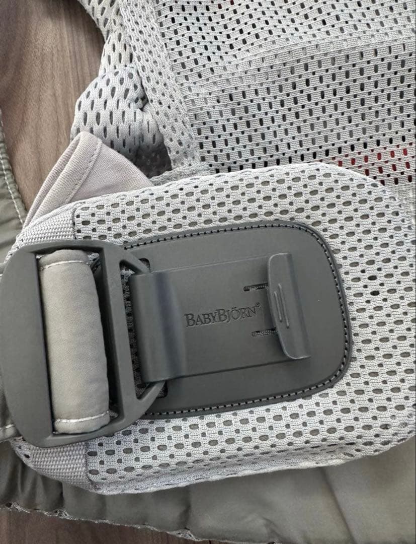【最上級モデル】ベビービョルン 抱っこ紐 ハーモニー メッシュ シルバー 美品
