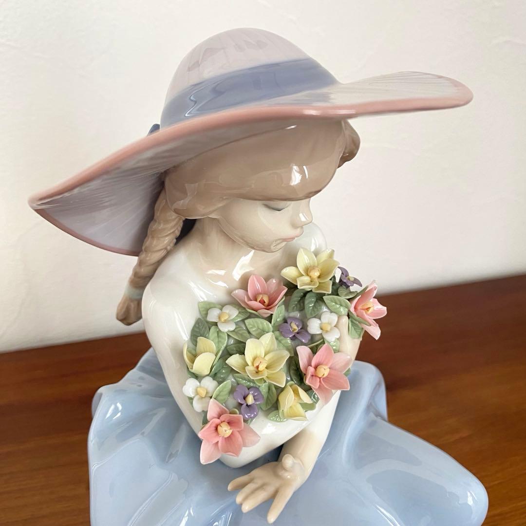 LLADRO リヤドロ 花の香りに包まれて