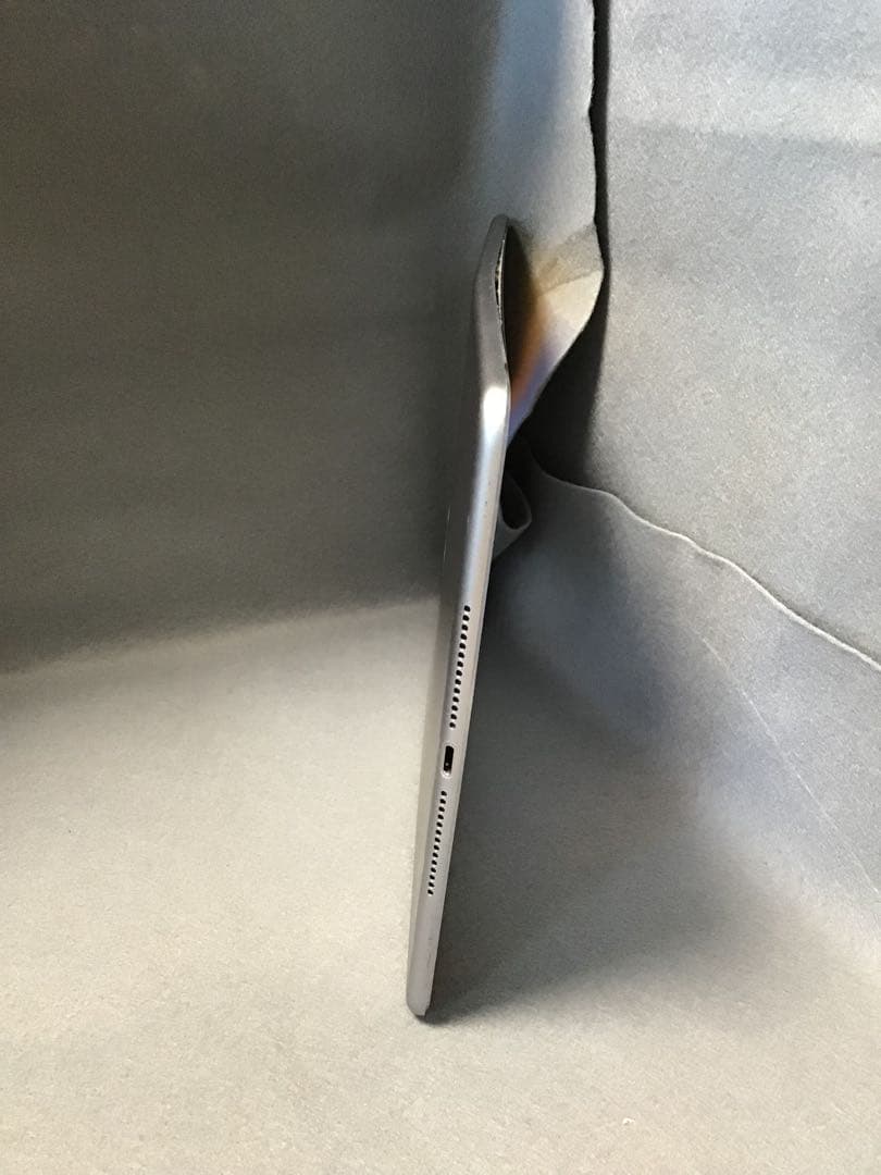 中古　SIMフリー　iPad Air 第2世代　Wi-Fi+Cellular