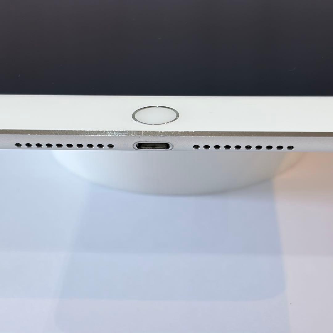Apple iPad mini4 128GB Wi-Fiセルラー シルバー