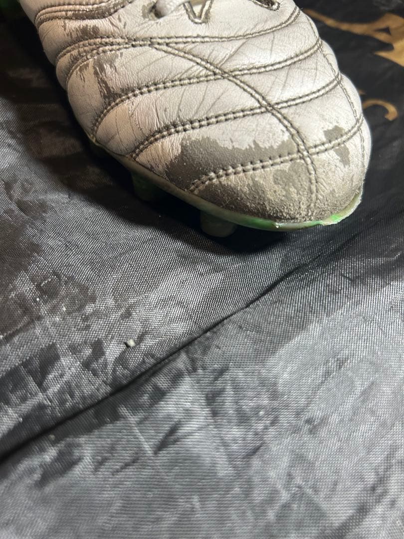 ミズノ モレリアネオ4 【限定色】25cm シューズケース付き