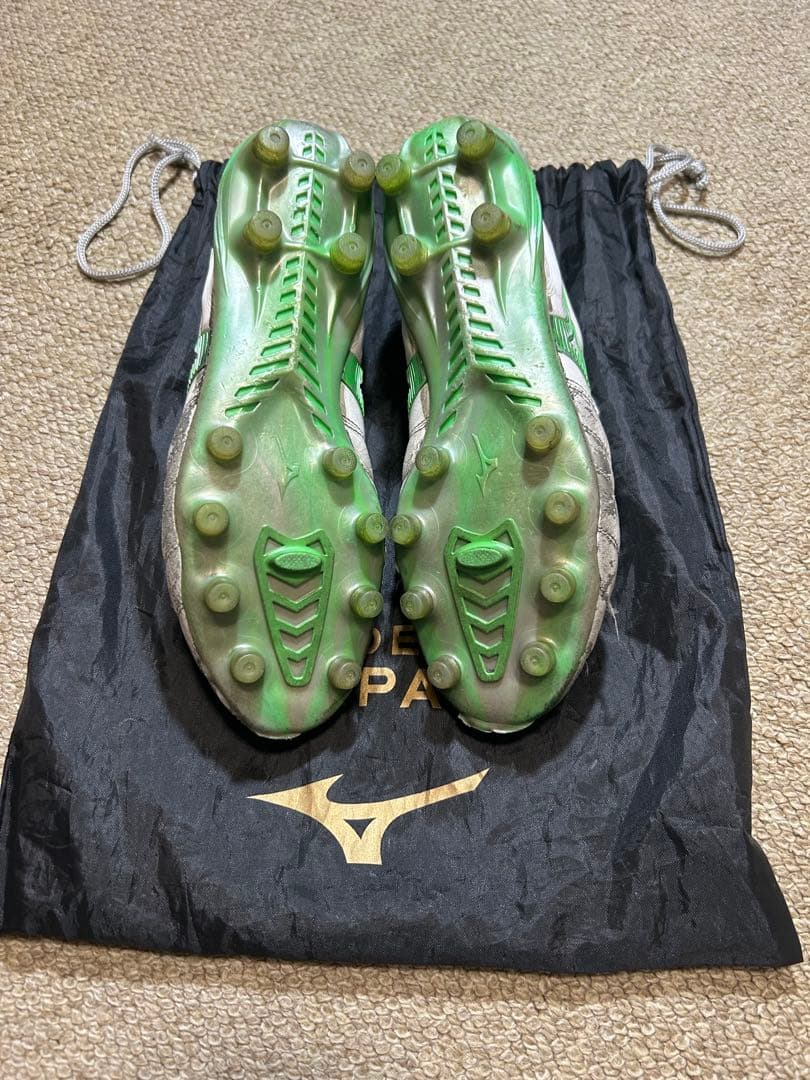 ミズノ モレリアネオ4 【限定色】25cm シューズケース付き