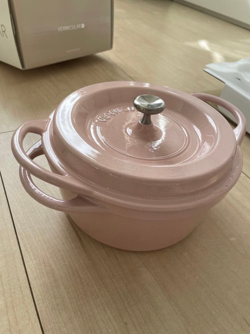 【cha321kk】バーミキュラ オーブンポットラウンド18cm（ピンク）