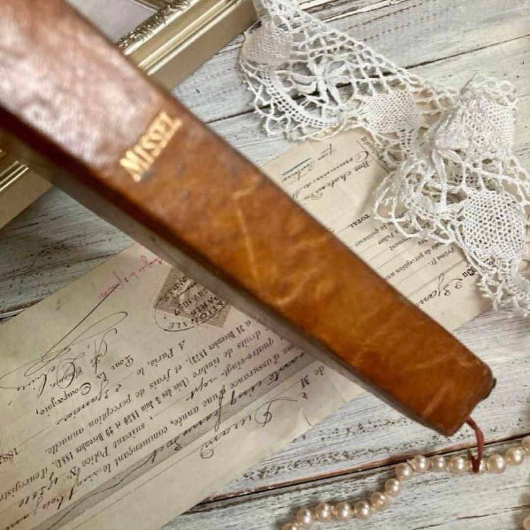 フランスアンティーク雑貨　ノートルダム革張り典礼書　ミゼル祈祷書聖書　ルルド聖母