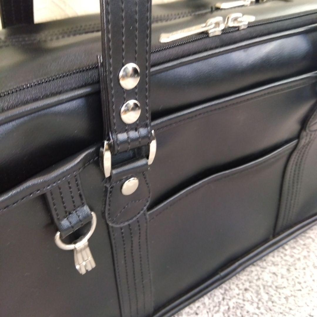 良品EAST BOYイースボーイ　黒ブラック✕ピンク刺繍スクールバッグ合成皮革