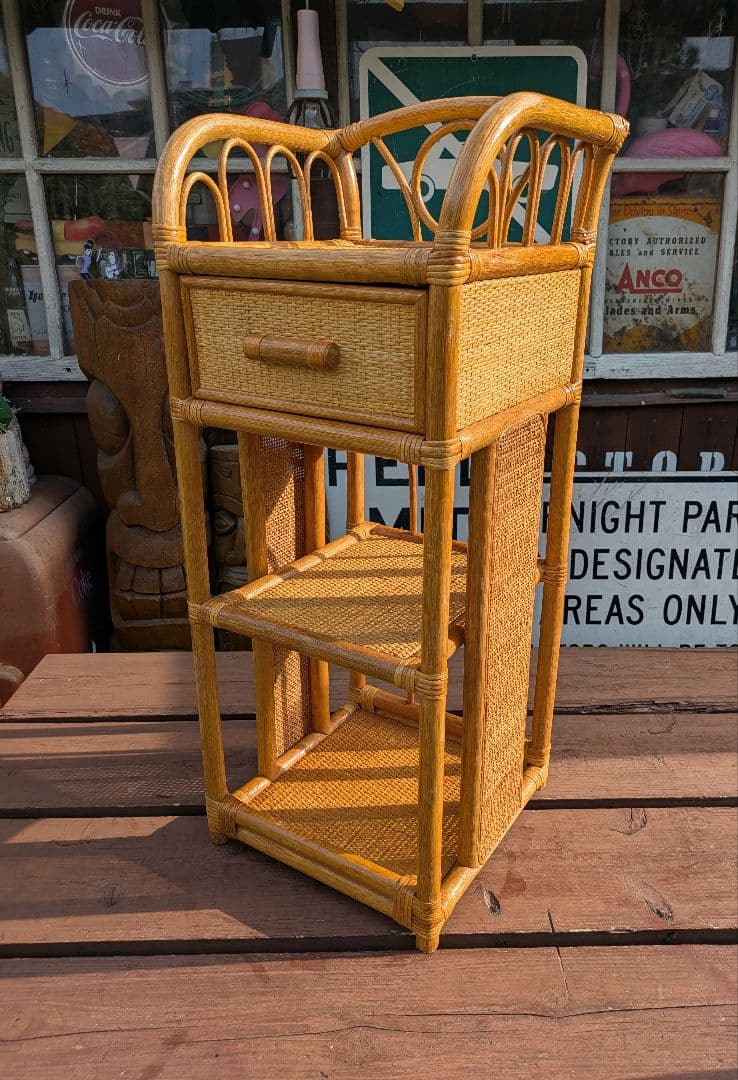 オールドラタンシェルフ 飾り棚 籐 ラタン製 3段シェルフ 引き出し付き　家具