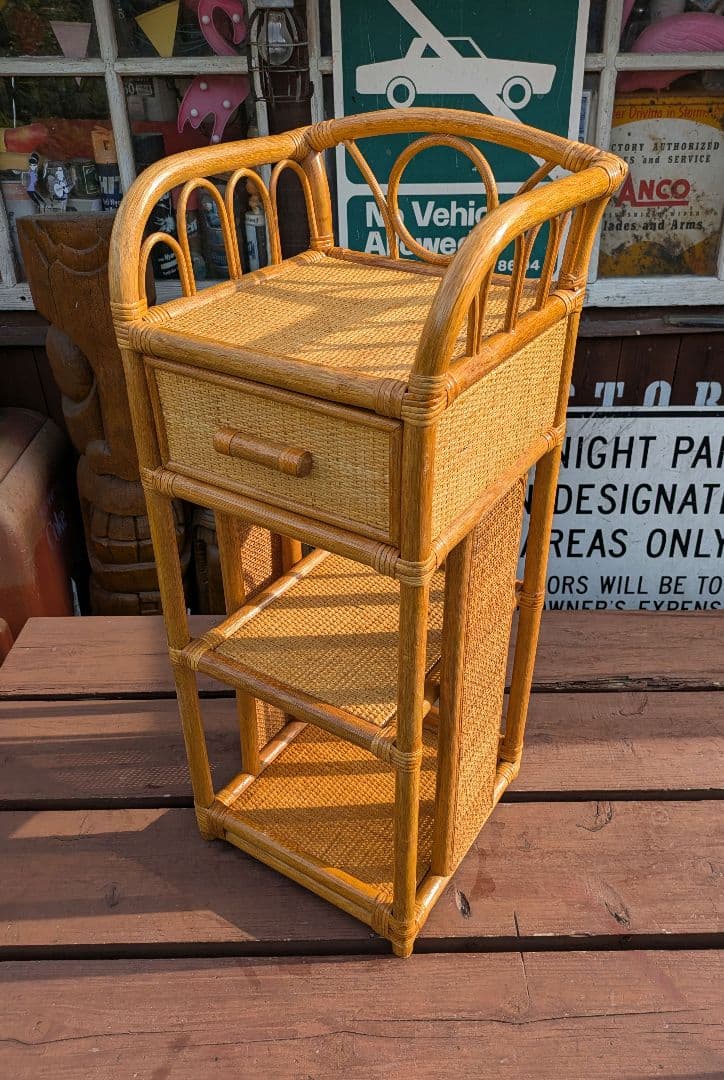 オールドラタンシェルフ 飾り棚 籐 ラタン製 3段シェルフ 引き出し付き　家具