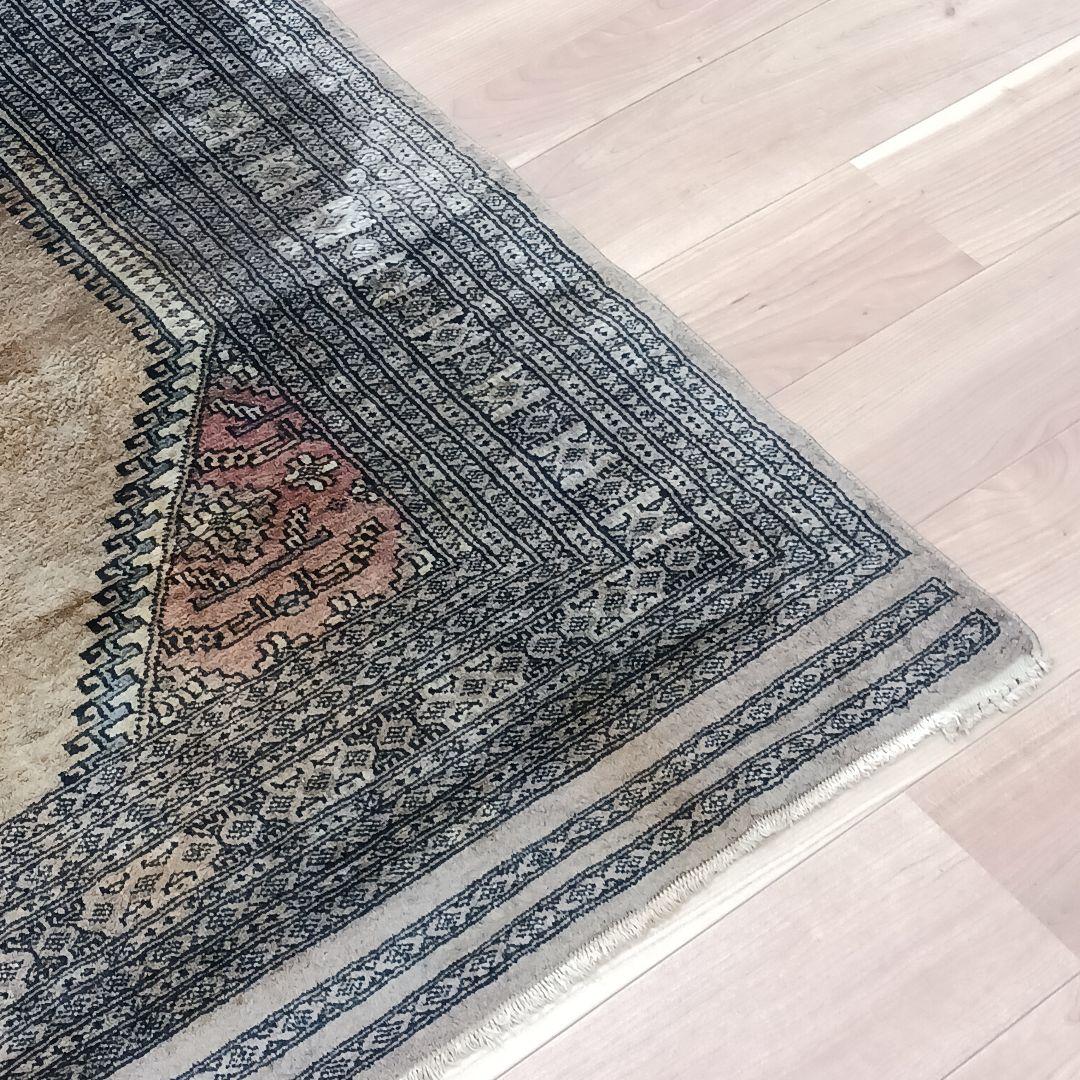 Y3080 パキスタン絨毯 ウール 手織り 193×125㎝ トライバルラグ