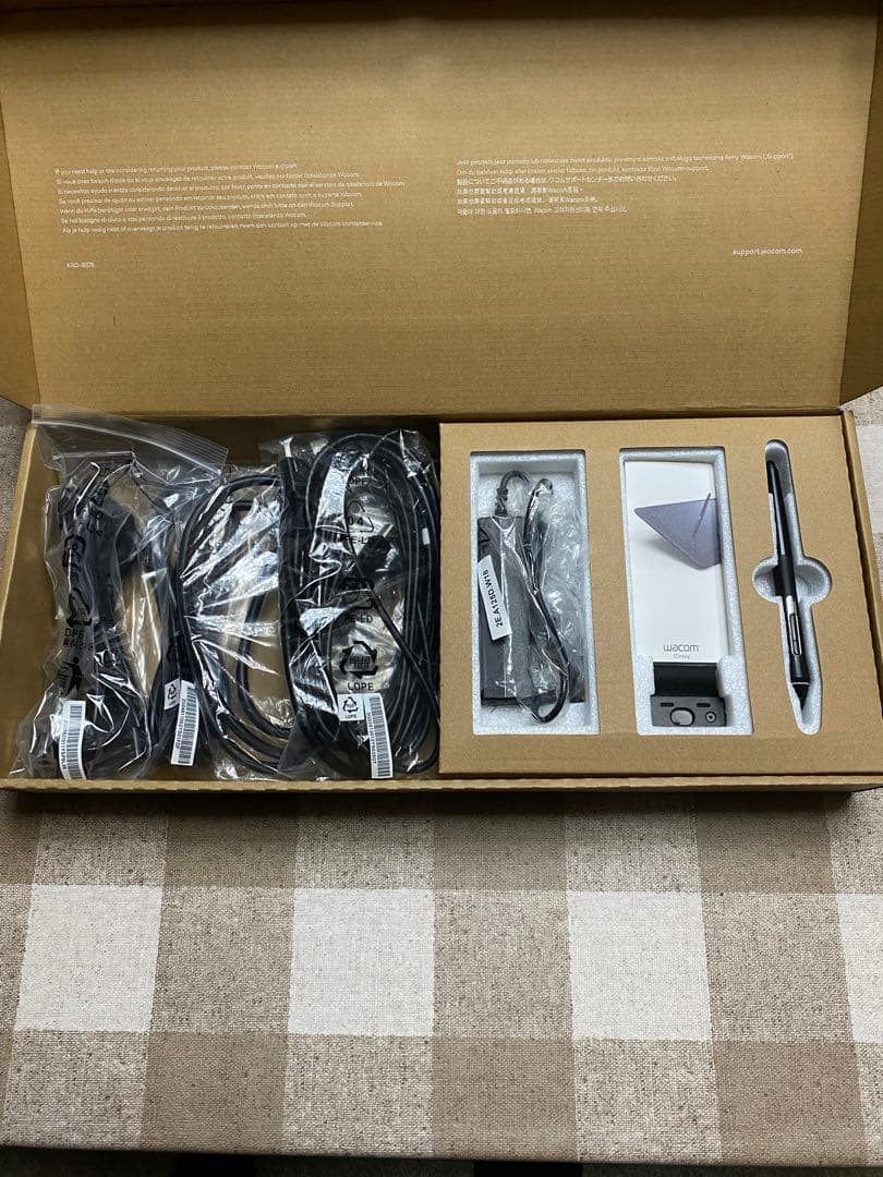 WACOM Cintiq22 DTK2260K0D 21.5型液晶タブレット