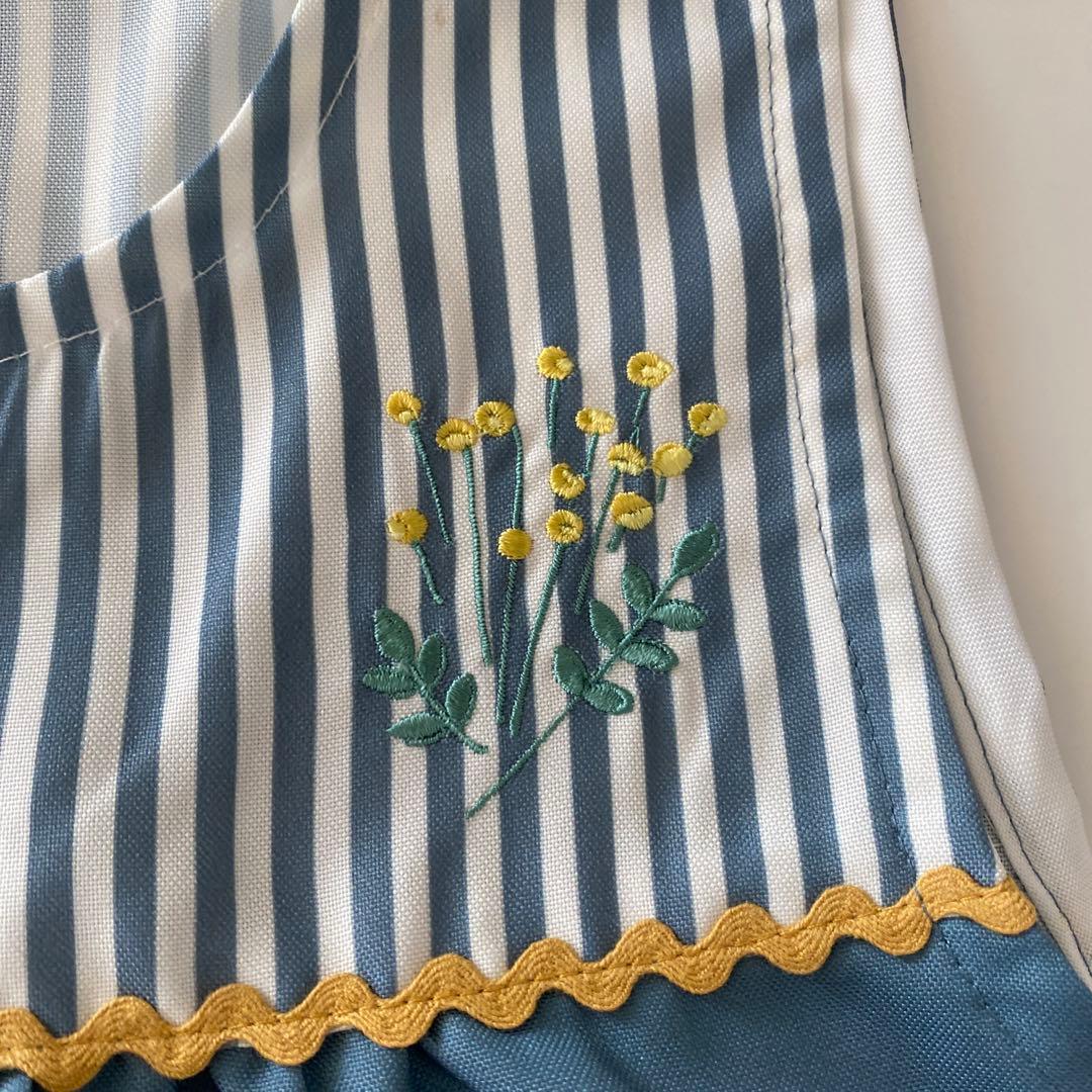 完売品　新品未使用　くまのがっこうエプロン　ミモザ　保育士エプロン　学研