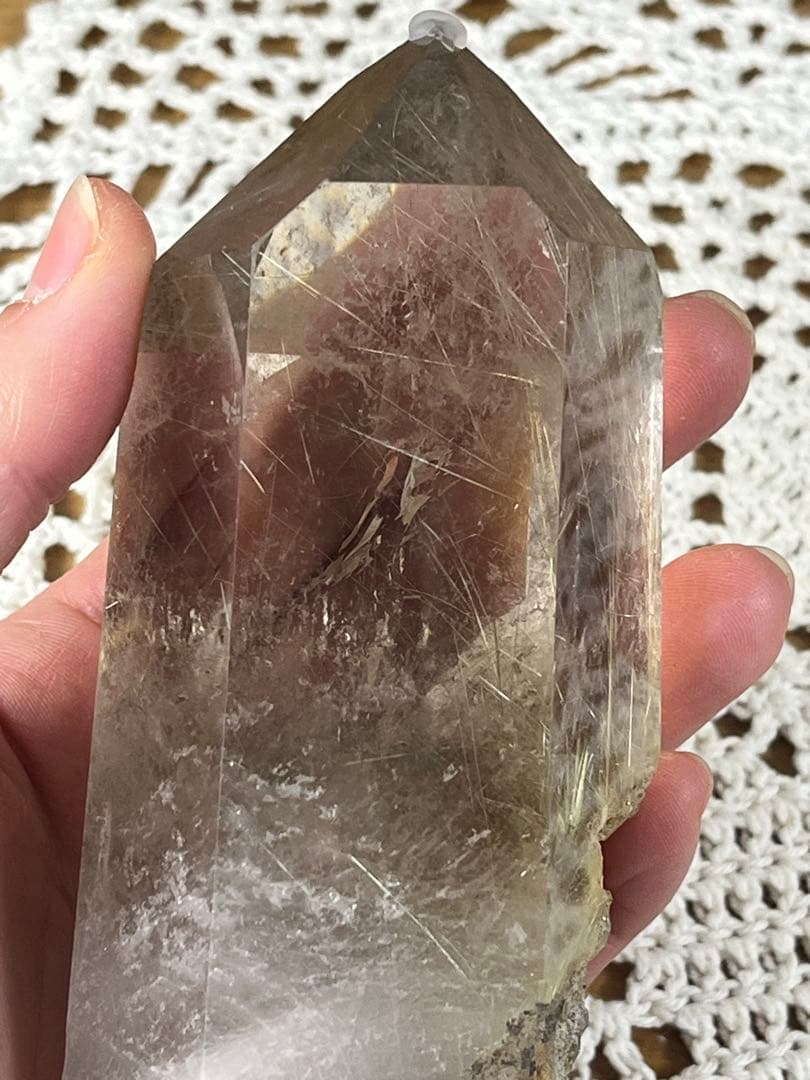 【天然石】ルチルクォーツ　ポイント　タワー　置物 高さ約20cm 流木台座付き