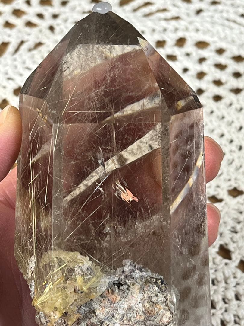 【天然石】ルチルクォーツ　ポイント　タワー　置物 高さ約20cm 流木台座付き