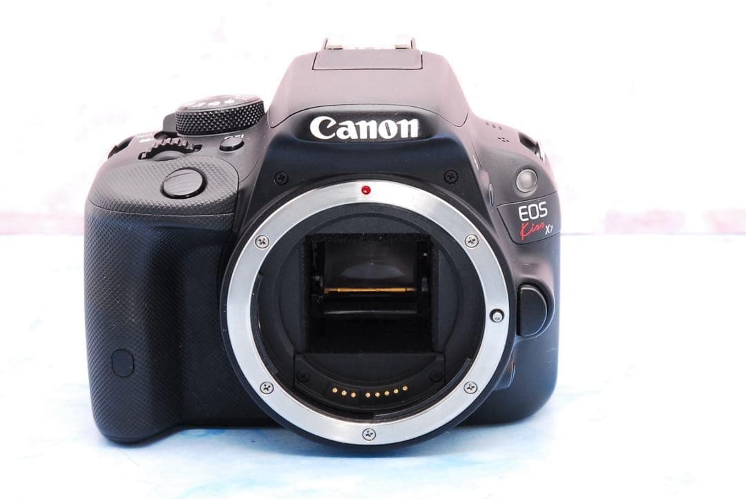 Canon Kiss X7✨手ぶれ補正✨バッグ＆ミニ三脚✨一眼レフカメラ