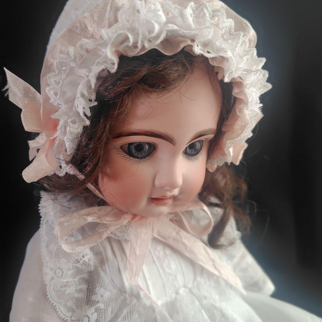 真っ白なアンティークドールドレスとボネのセット