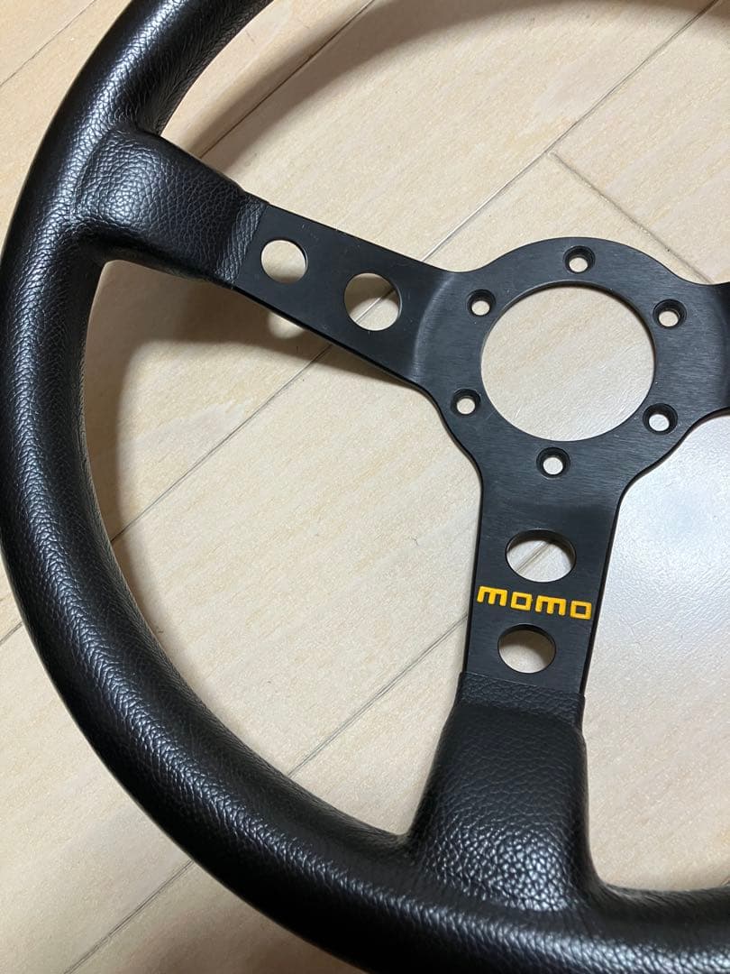 momo 3スポーク ステアリング 黒　ディープコーン　35Φ