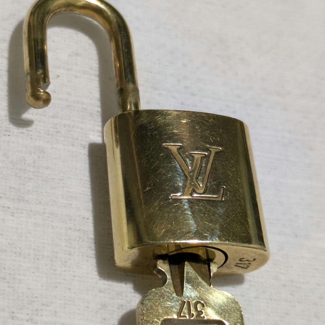 ルイヴィトン パドロック