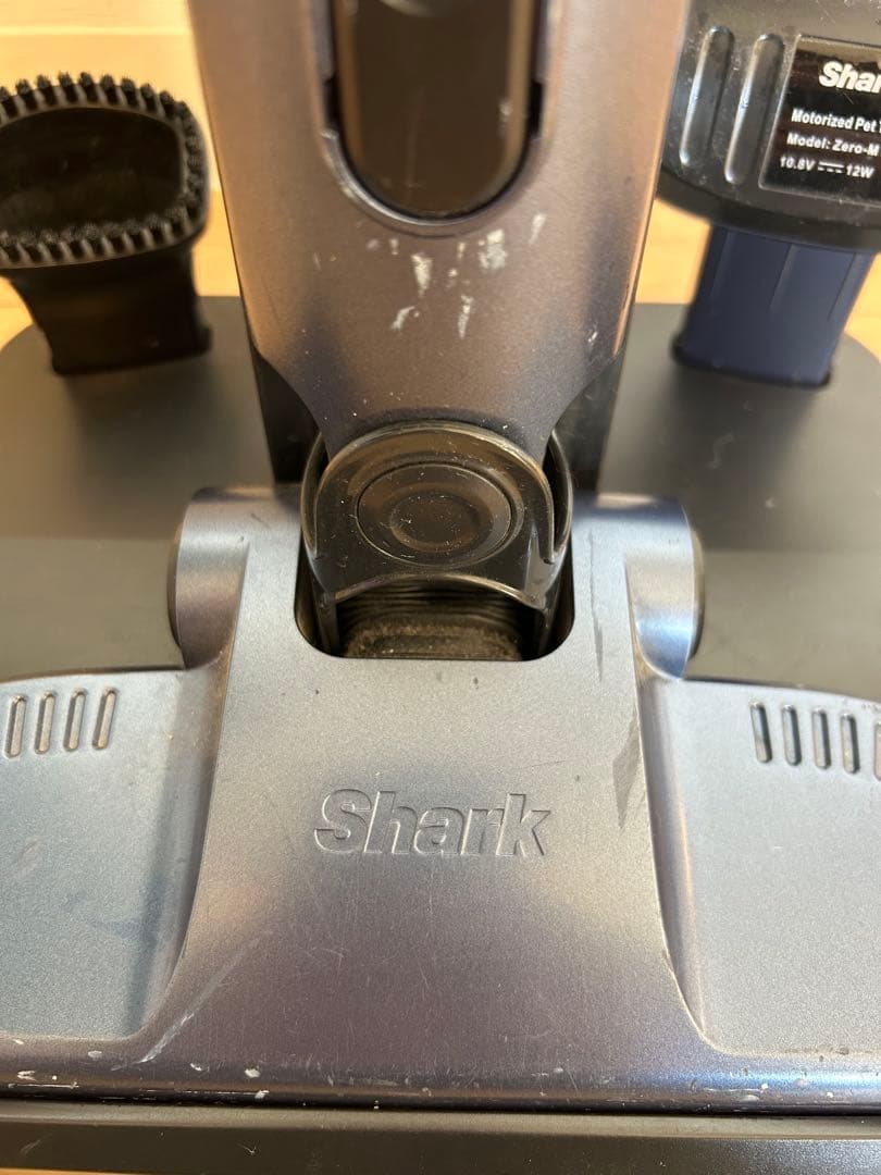 Shark スティッククリーナー 本体 充電器 オプションパーツ付き