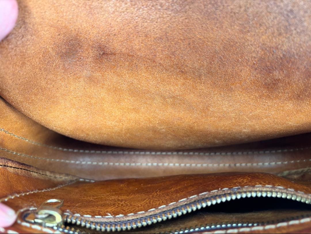 ヘルツのショルダーバッグ