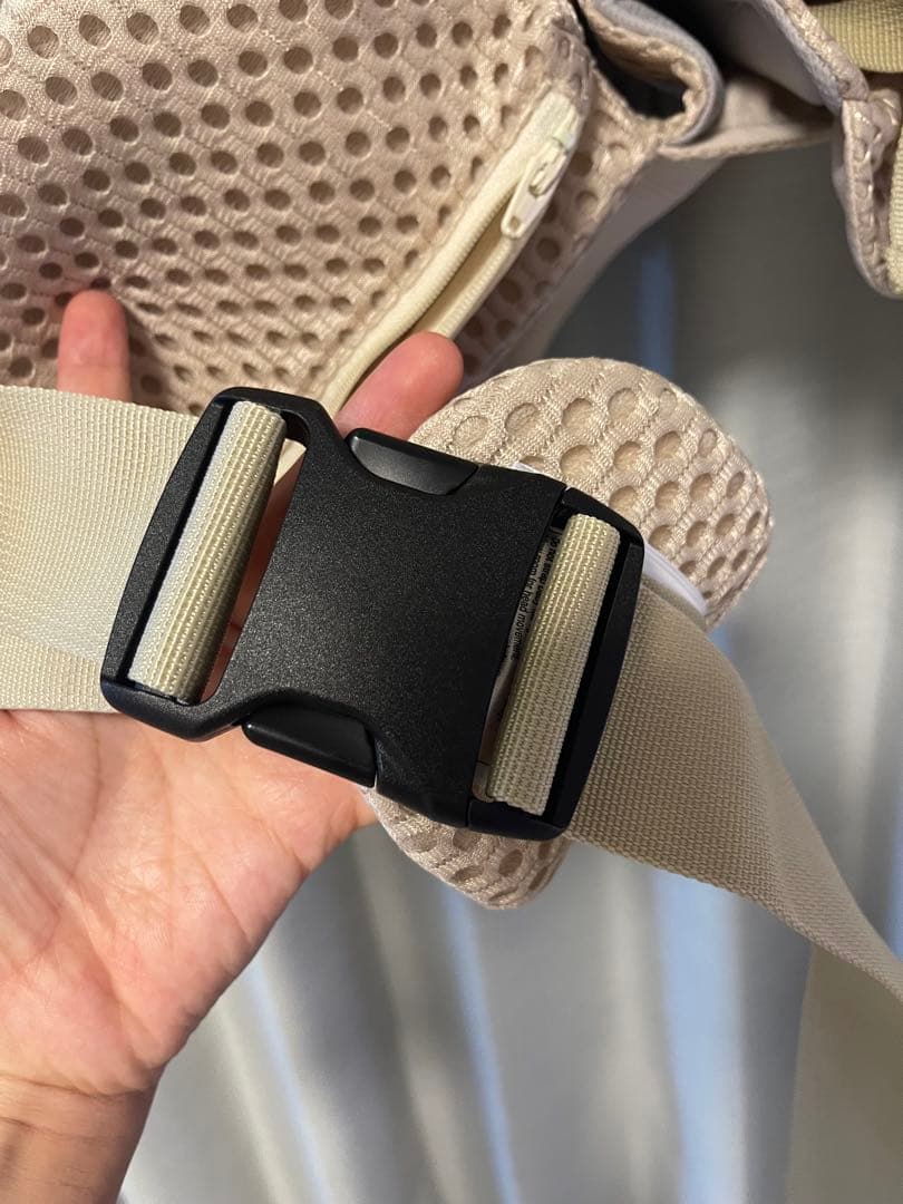 【PACO】べべスワン　抱っこ紐　サンドベージュ