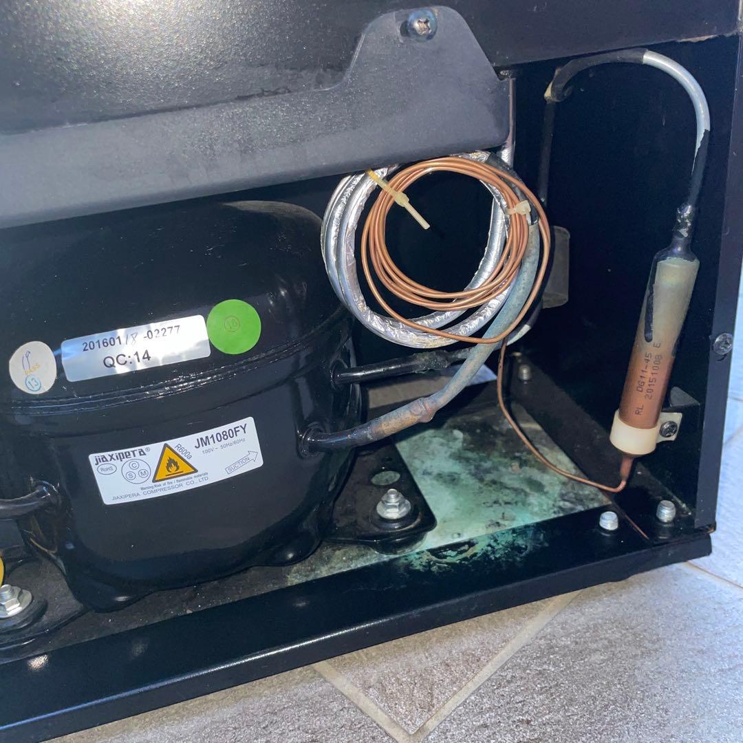 【茨城】ワインクーラー　ワインセラー 2重ガラス扉 4段棚　冷蔵庫