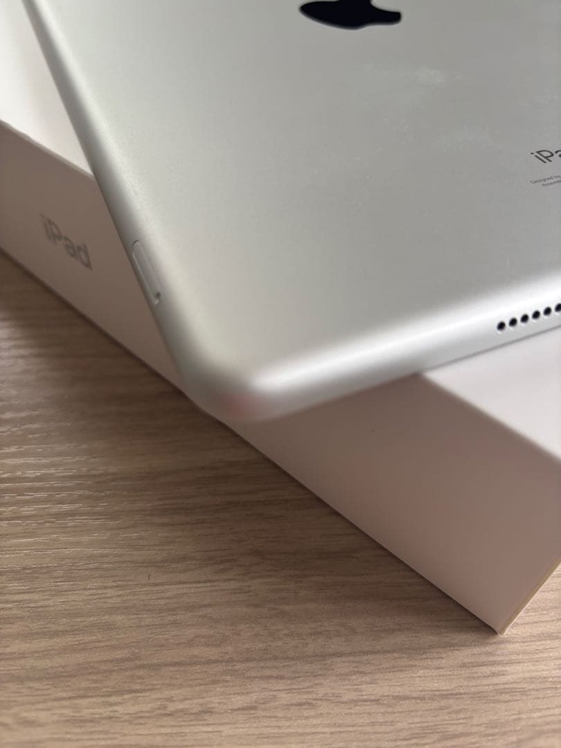 iPad 第9世代 64GB SIMフリー　ほぼ未使用に近い　3点セット