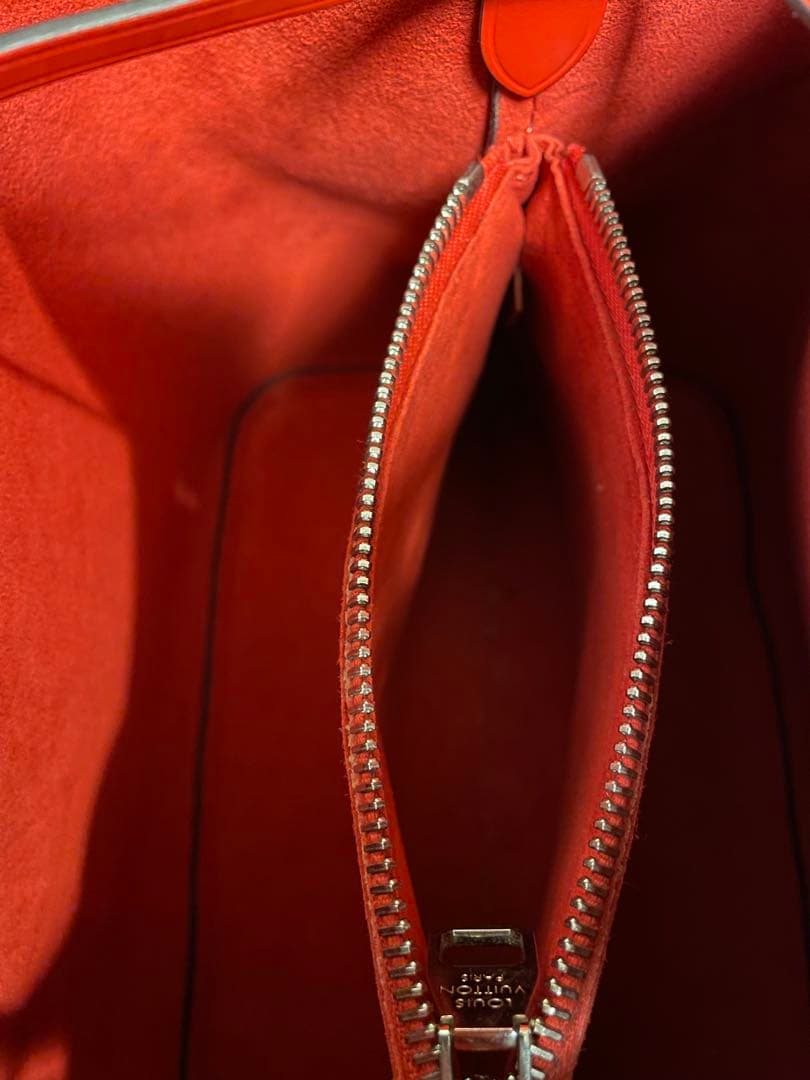 ネイビーとレッドの巾着型バッグ　ルイヴィトン　エピ　美品　ネオノエ