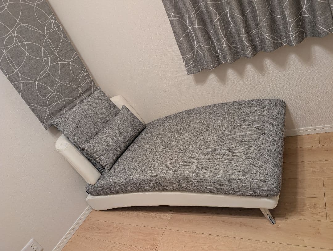 【12/4まで】Armonia　グレー カウチソファ 背もたれクッション付き