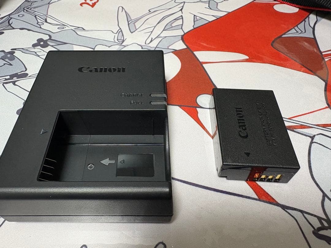 Canon Eos M6 markⅡ ダブルズームキット （シルバー）