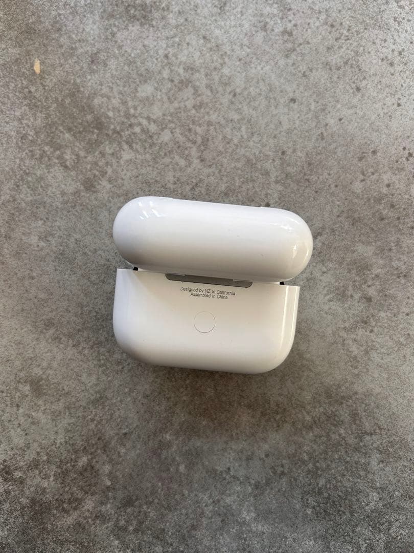 三*途様 AirPods Pro 3本体と充電ケース