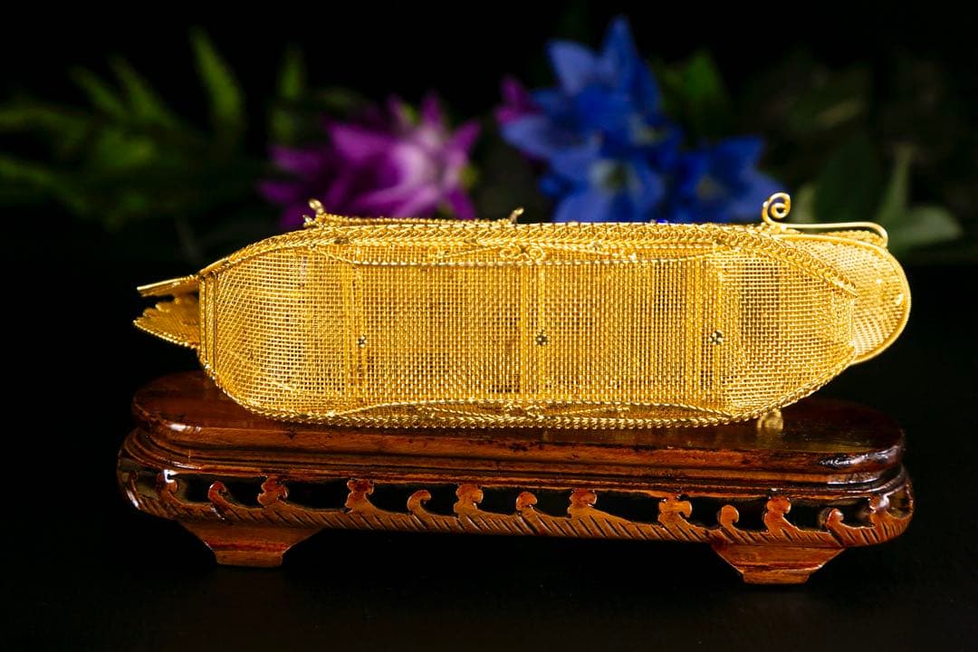 【中国工芸品】鍍金絹龍船置物　波紋台付