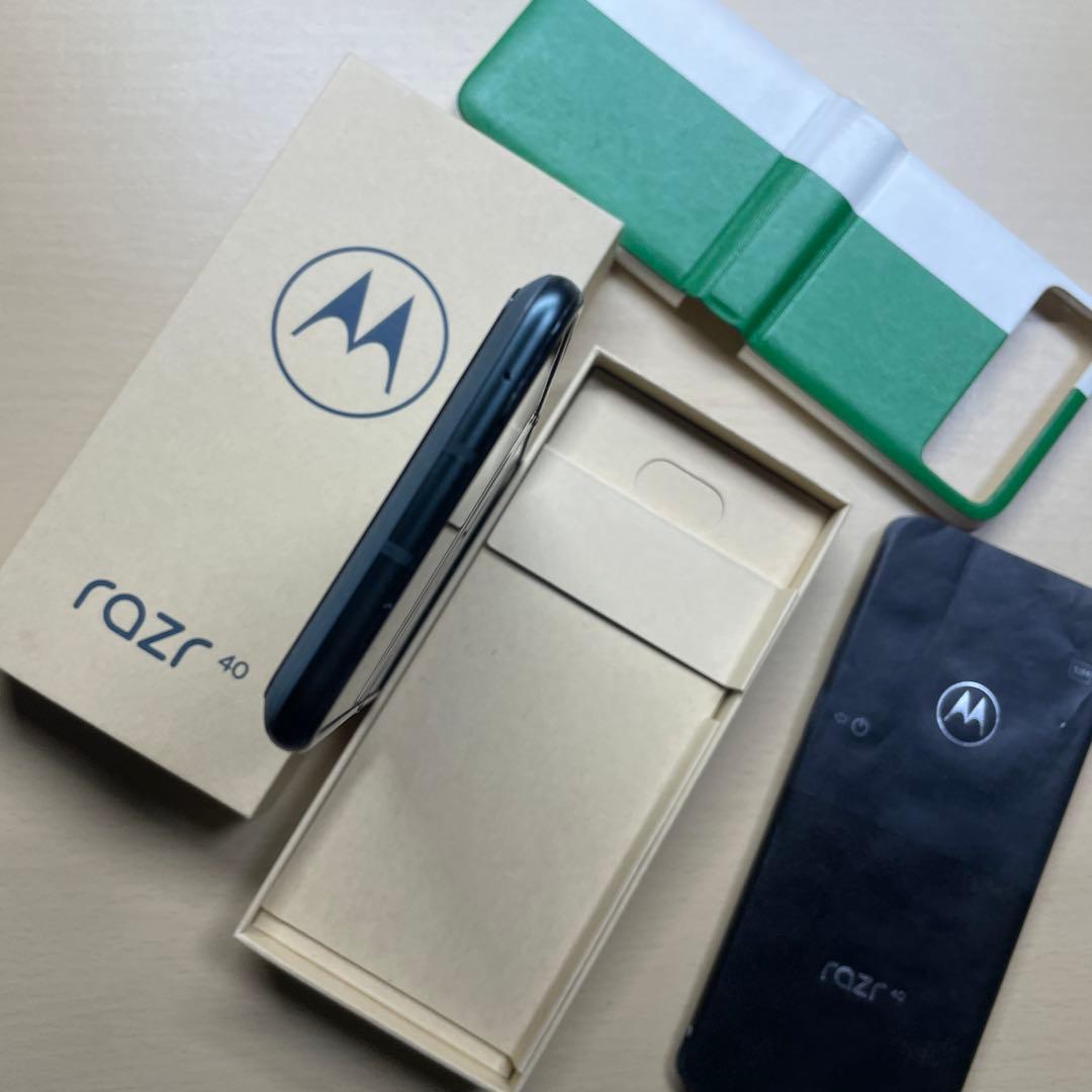 Motorola razr 40 256GB SIMフリー　割れなし