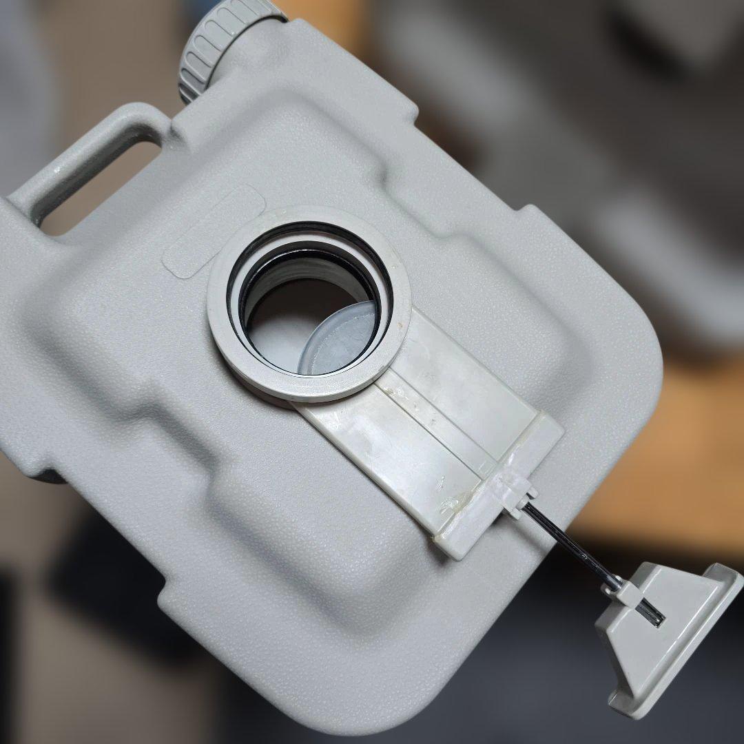 新品 未使用 災害時 車等の水洗ポータブルトイレ