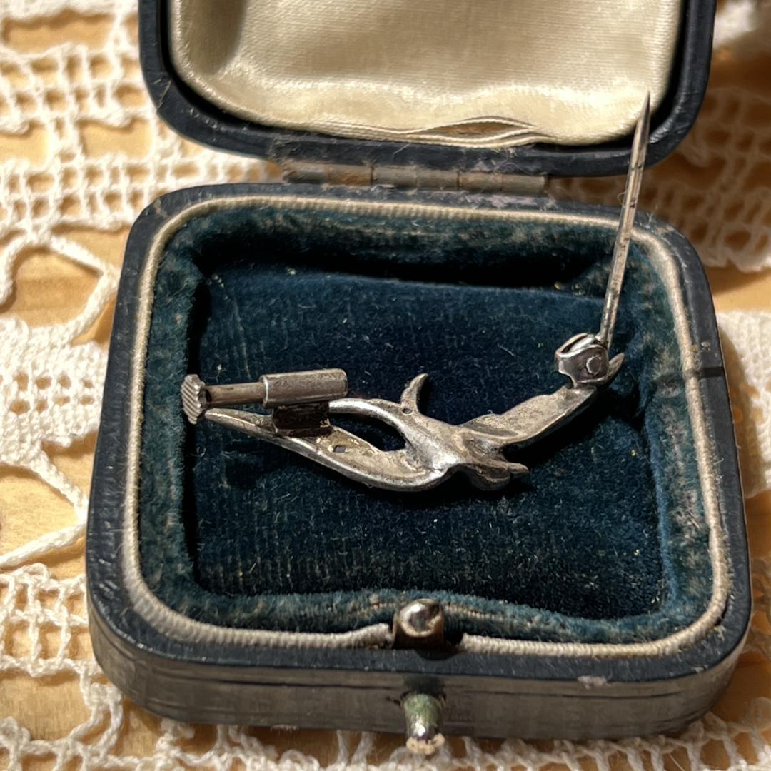 【アンティーク】ツバメブローチ マーカサイト