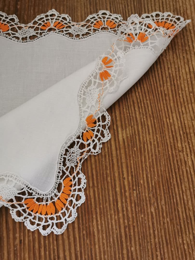 アンティークフランス 透かしレース スカラップフリル装飾 リネンクロス ドイリー