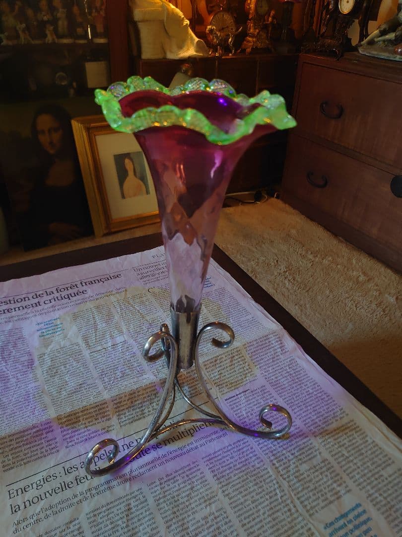 イギリス1930s'イパーン クランベリー＆ヴァセリン(ウラン)フラワーベース