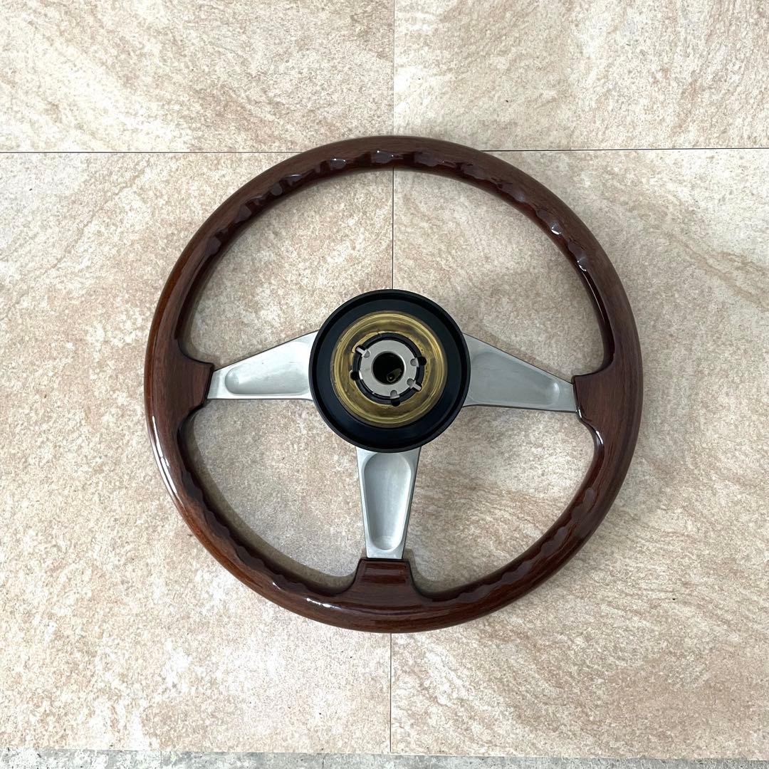 MOMO ウッドステアリング 37cm