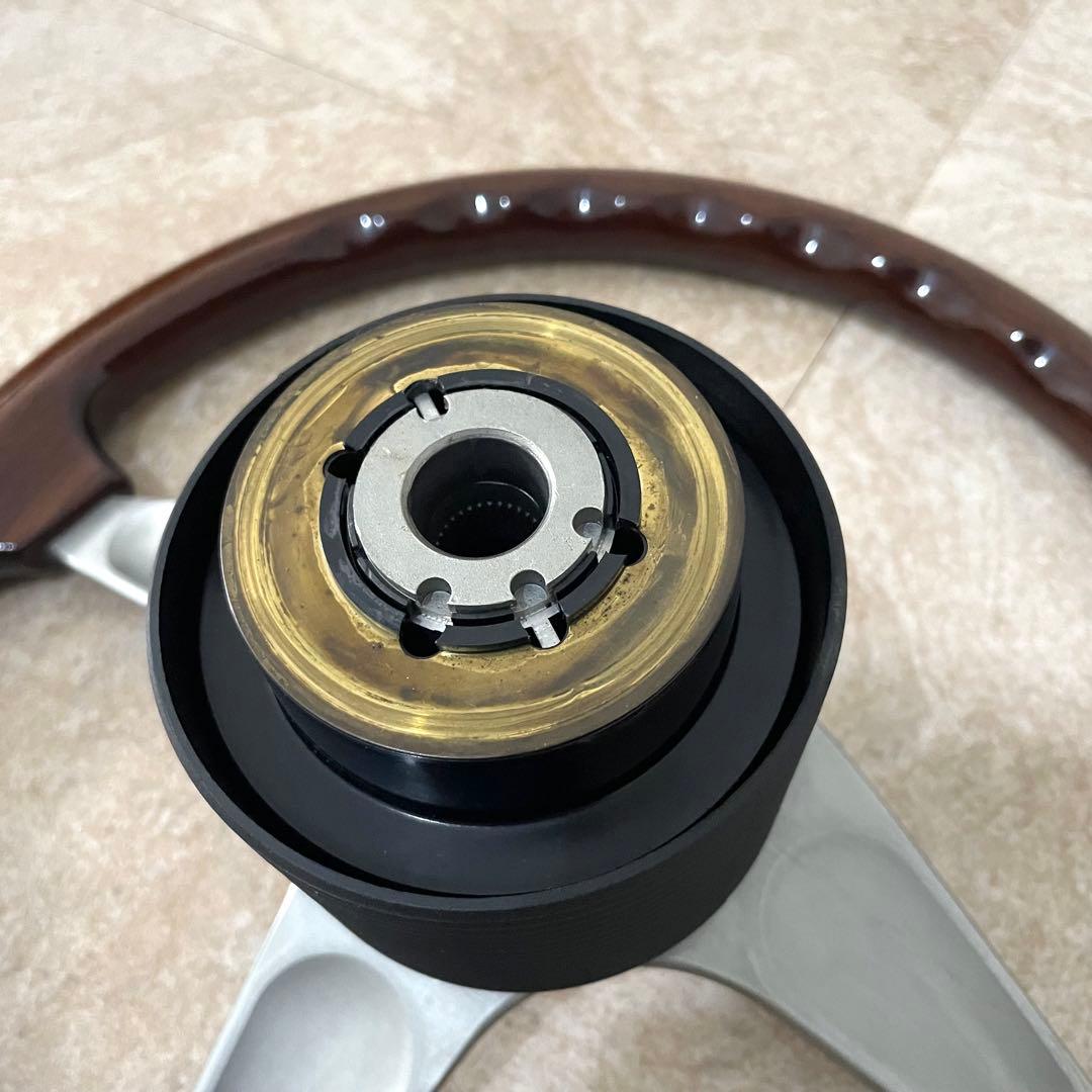 MOMO ウッドステアリング 37cm